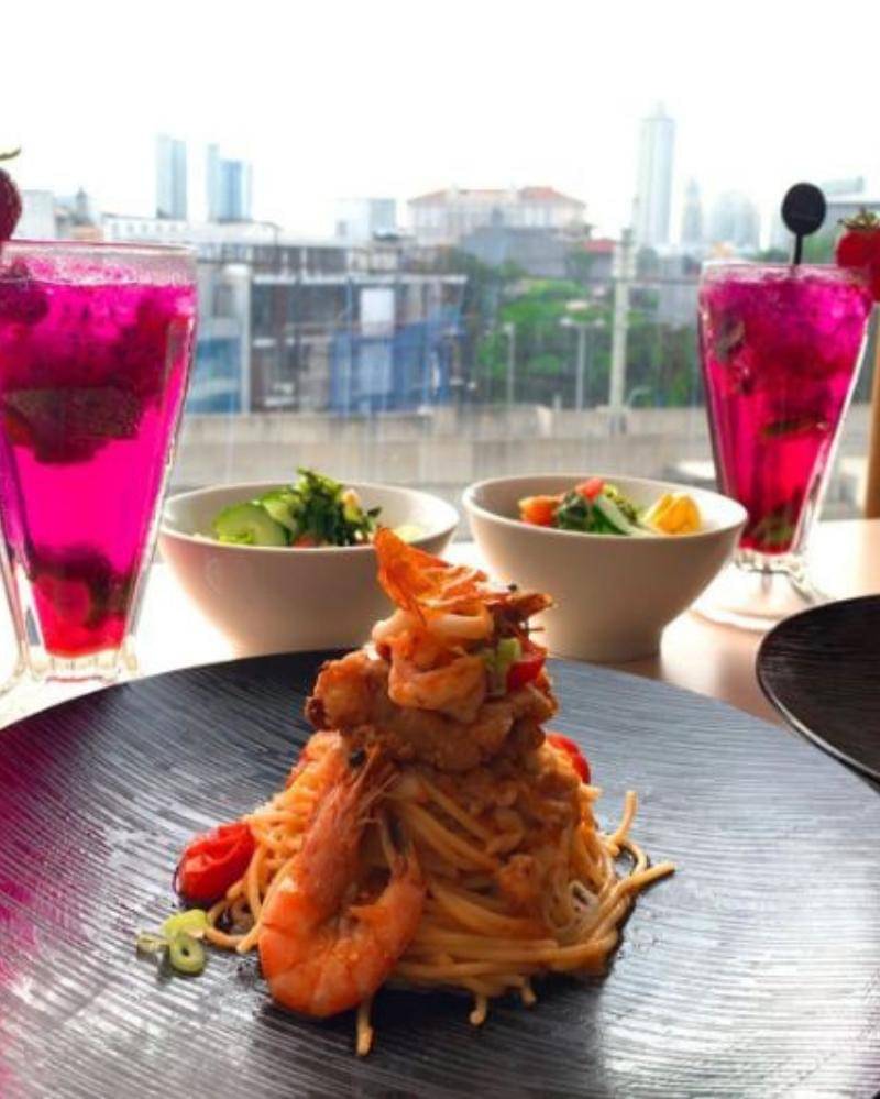 Instagram.com/neomelawai/