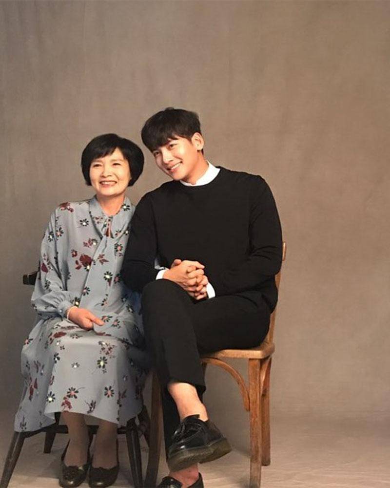 Instagram.com/jichangwook