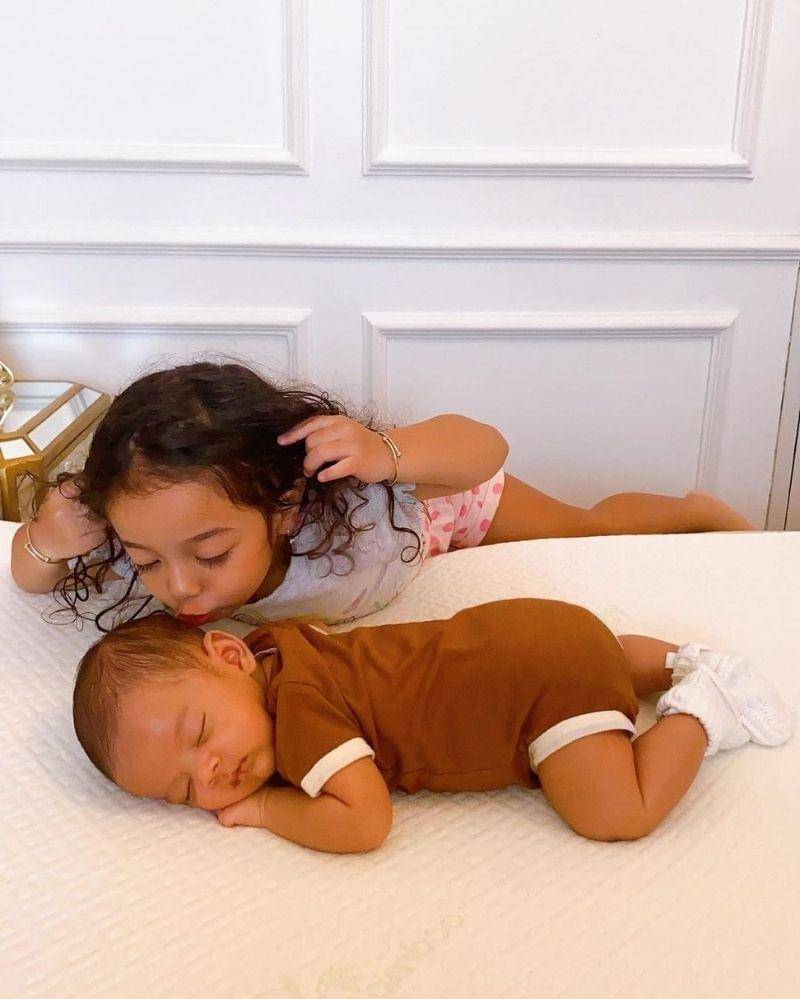 Instagram.com/queeneijazslofareal