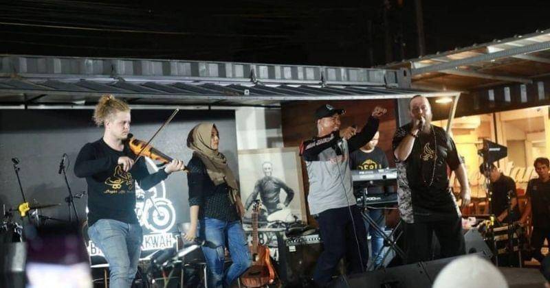 Instagram.com/debu_journey