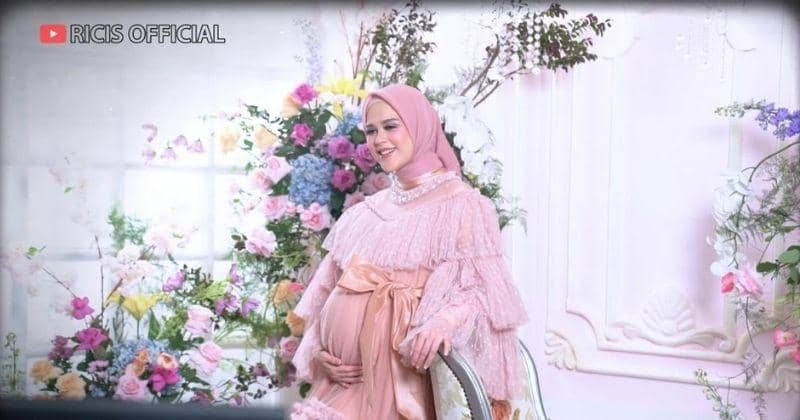 Youtube.com/Ricis Official