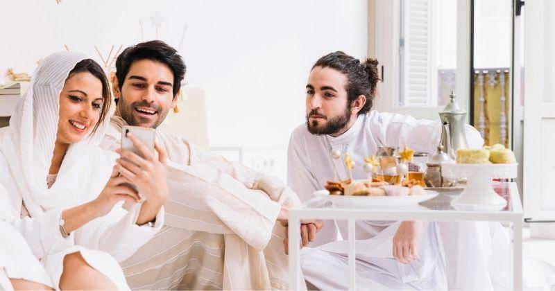 joker with card - Freepik/freepik