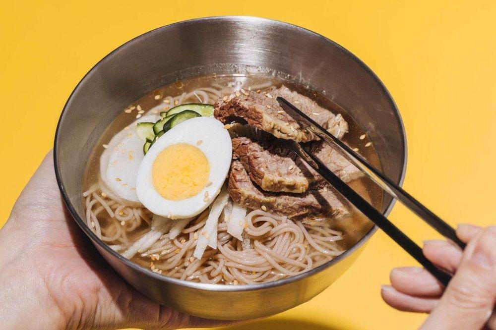 5 Fakta Mie Naengmyeon yang Bisa Jadi Pilihan Menu Diet