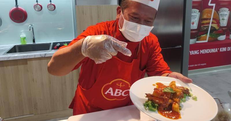 Popmama com/Onic Metheany