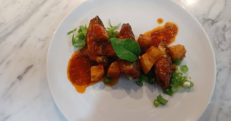 Popmama.com/Onic Metheany