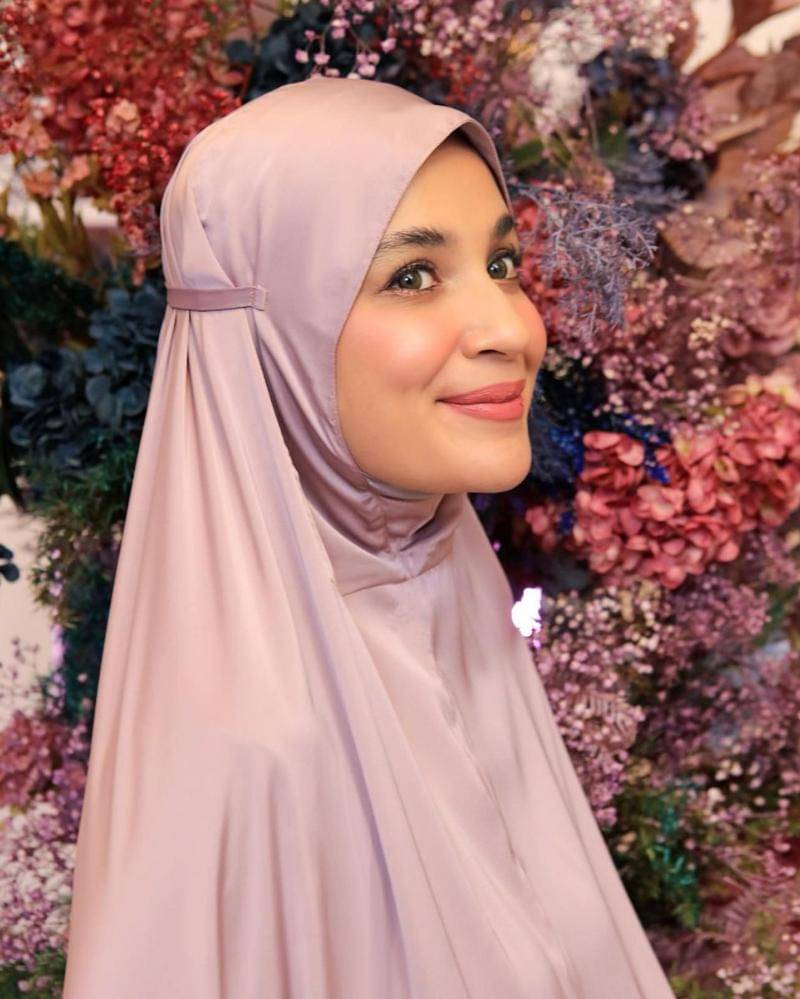 Popmama com/Onic Metheany