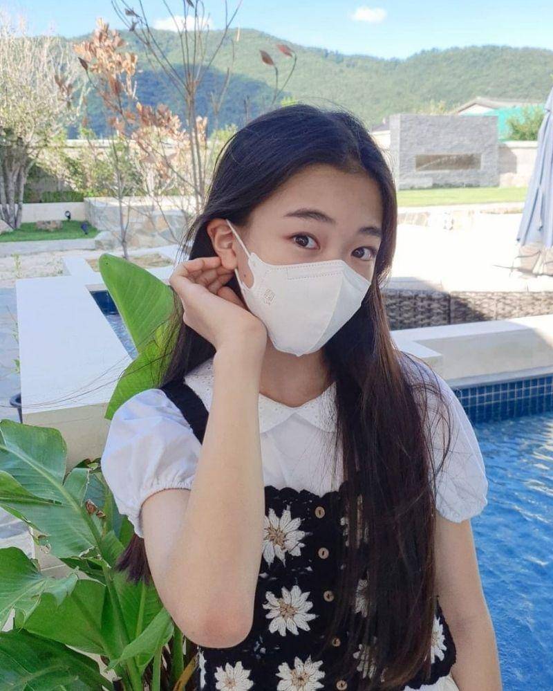 Instagram.com/awesomehaeun