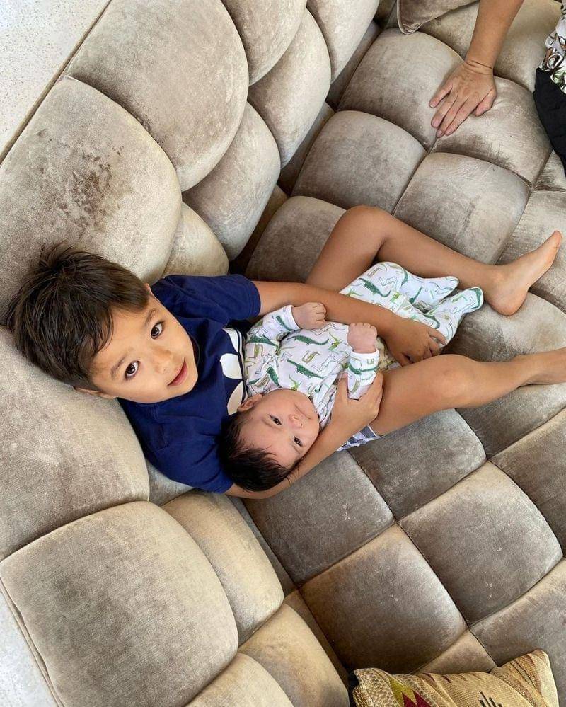 Instagram.com/aizeniskandar