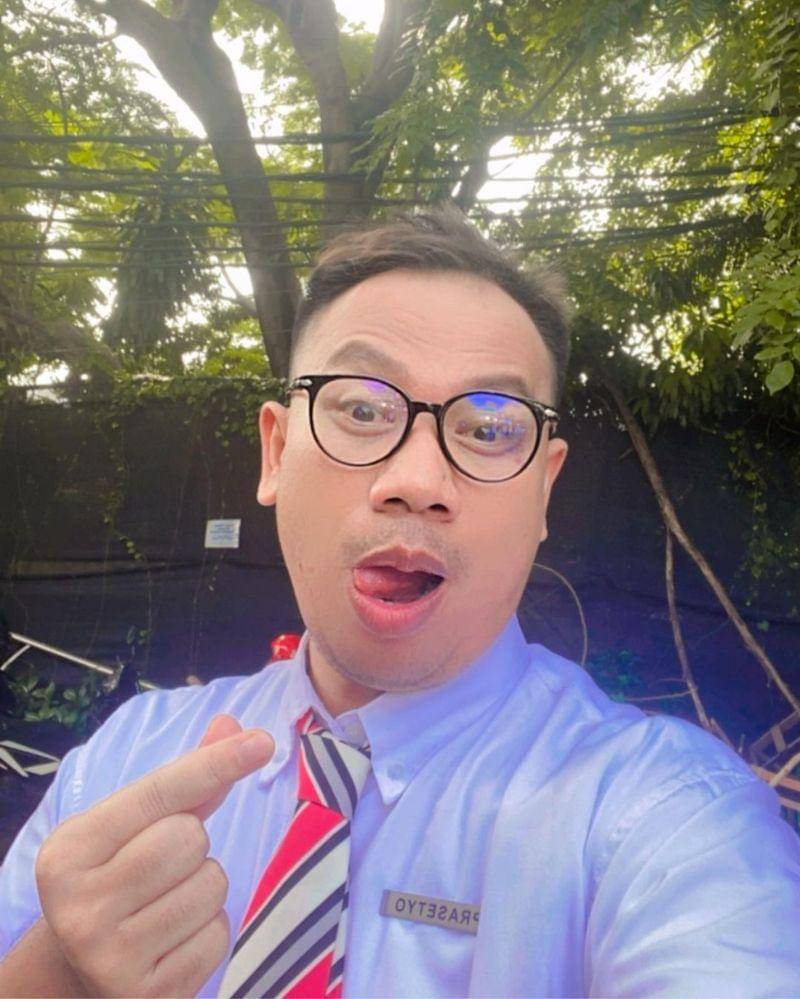 Instagram.com/vickyprasetyo777