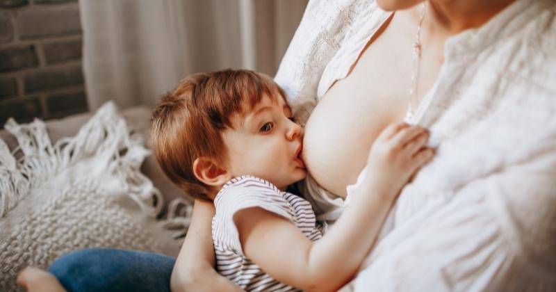 Influenza pada Ibu Menyusui, Apa Menular Lewat ASI ke Bayi?