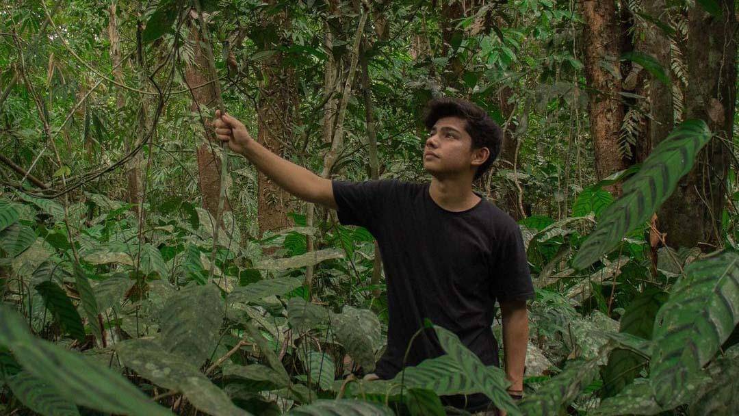 Instagram/andrewkalaweit