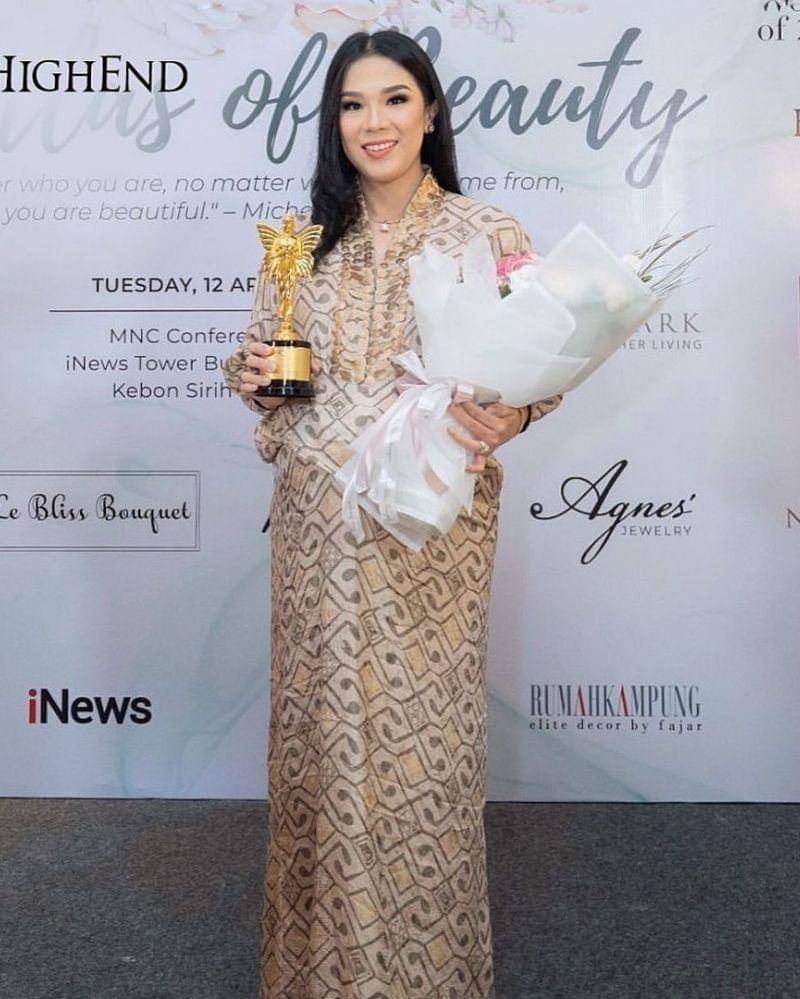 Instagram.com/devinahermawan