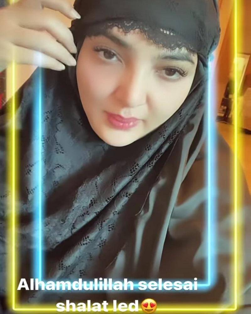 instagram.com/ashanty_ash