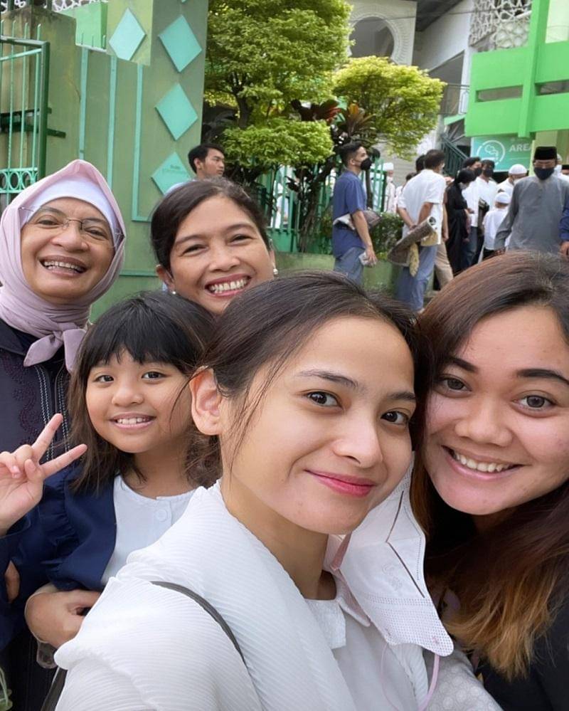 instagram.com/septriasaacha