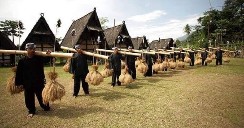 Instagram.com/kampungbudayasindangbarang