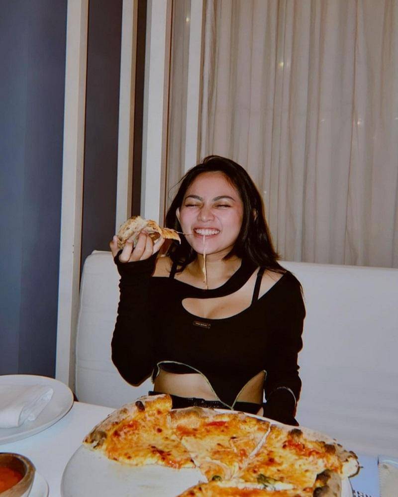 Instagram.com/rachelvennya