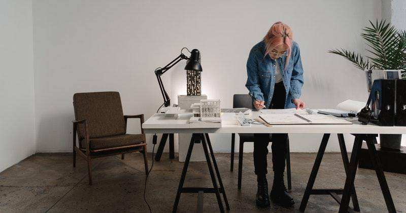 Pexels/Tima Mirosniche