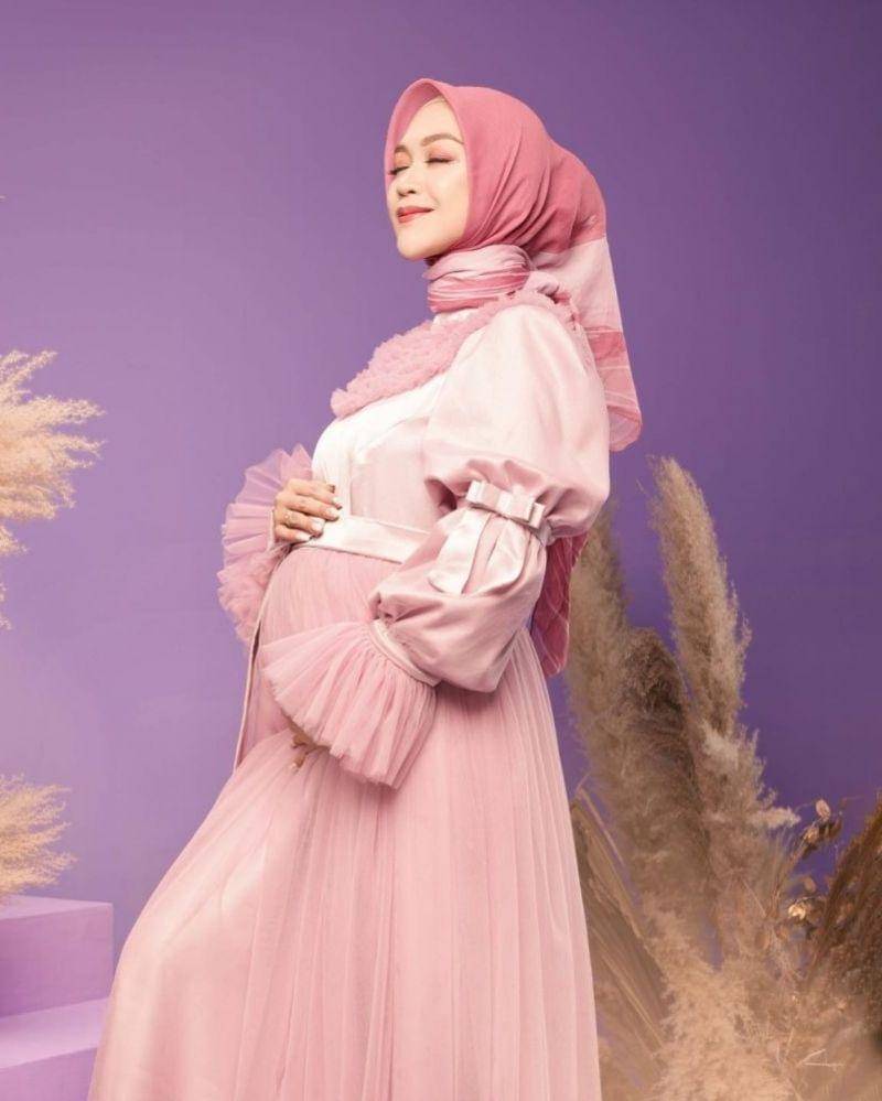 Instagram.com/riaricis1795