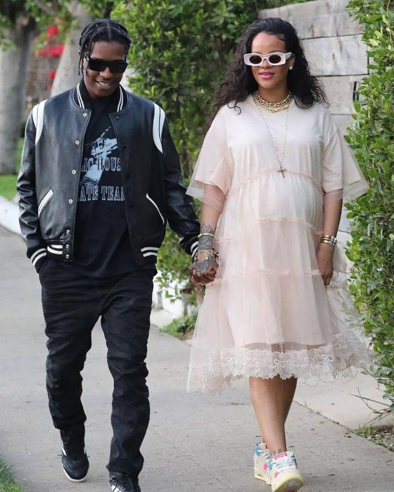 Instagram.com/rihannaofficilal