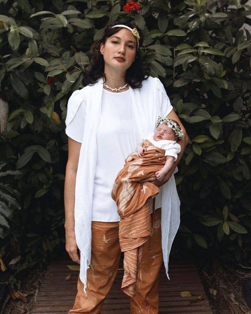 Instagram.com/nadinelist