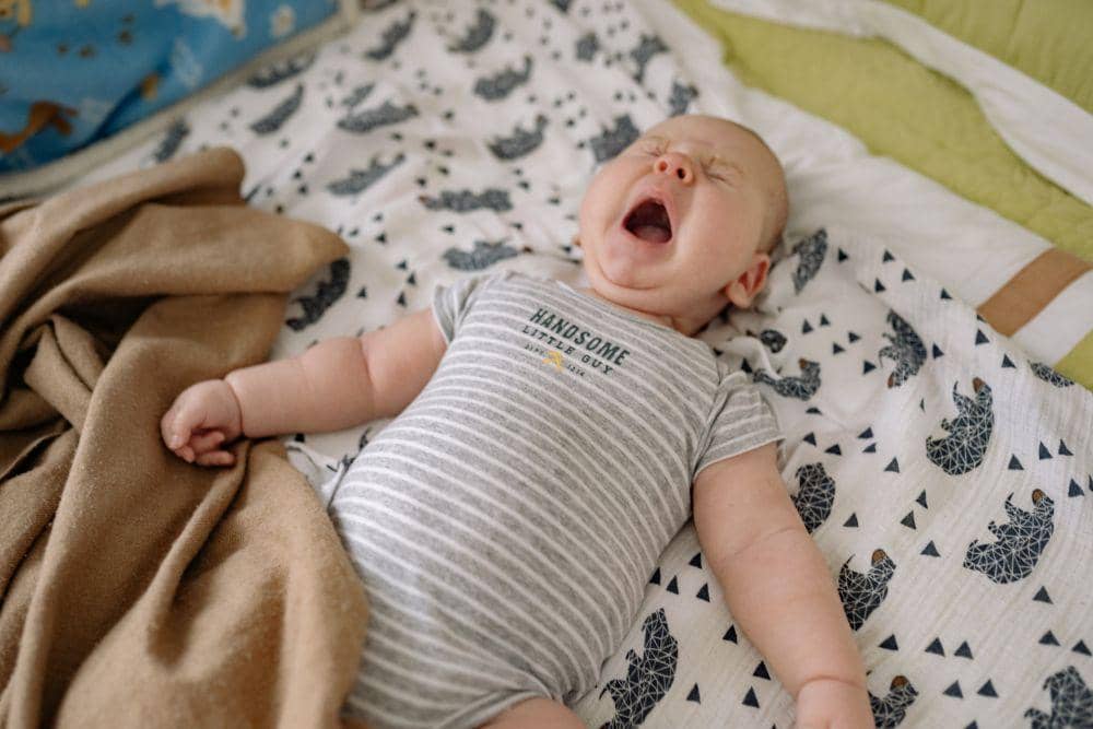 7 Meme Bayi Waktu Bangun Pagi, Ekspresinya Bikin Gemas