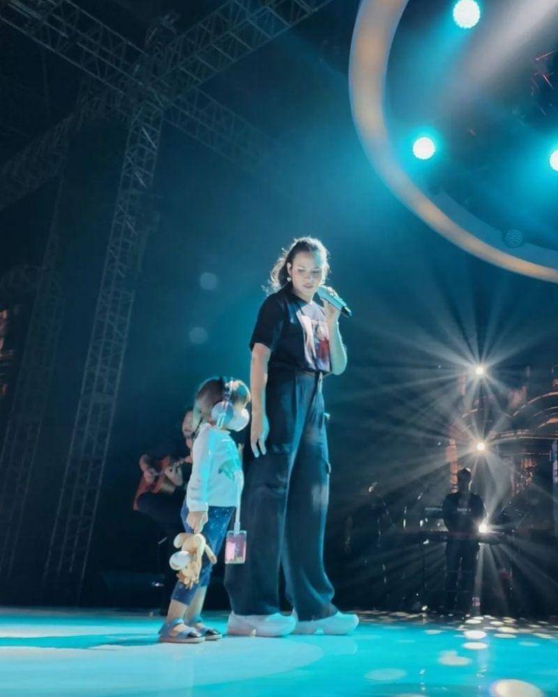 Instagram.com/hamishw