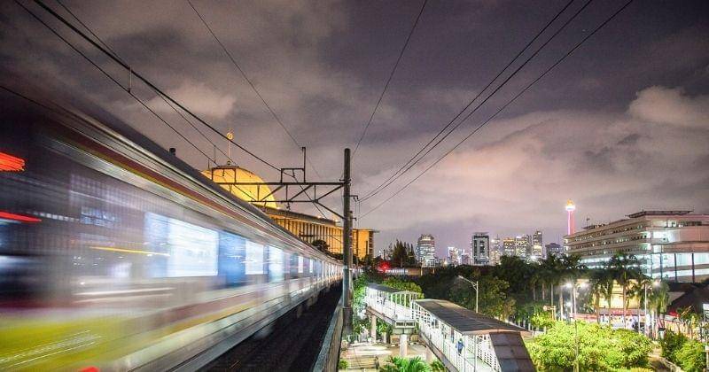 Twitter.com/CommuterLine