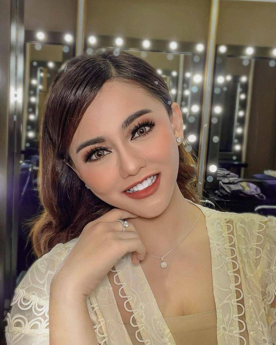 Instagram.com/jenitajanet