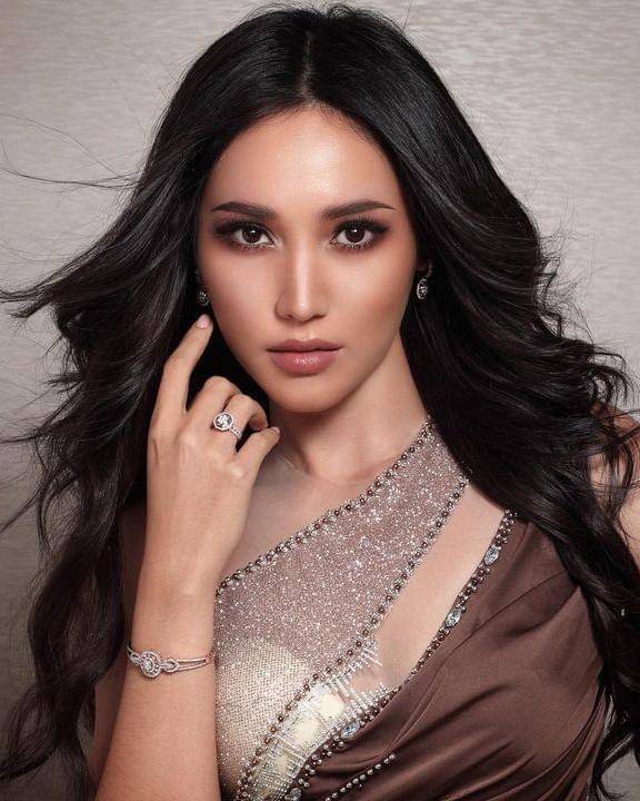 Instagram.com/laksmideneefe