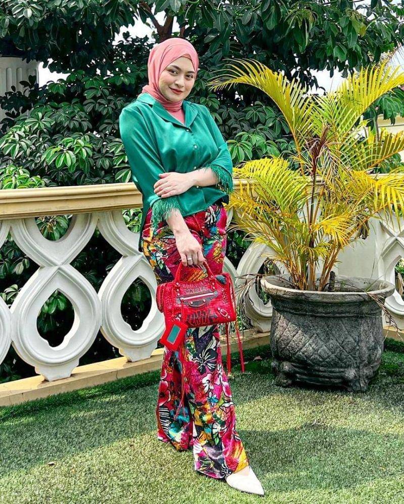 Instagram.com/nathalieholscher