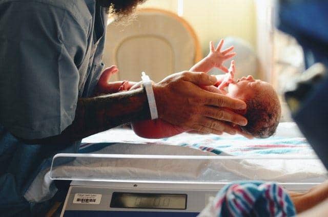 Kapan bayi prematur akan mencapai tonggak perkembangan?