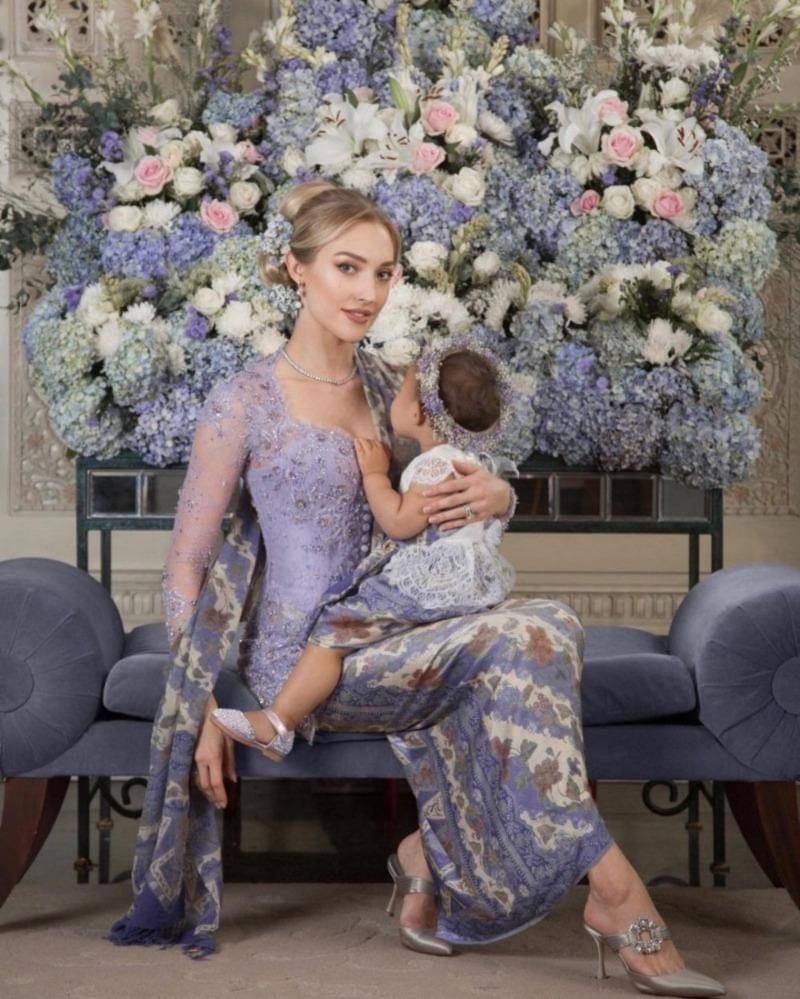 Instagram.com/varshaadhikumoro