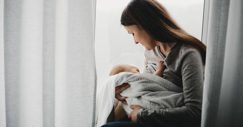 Cara yang Bisa Mama Lakukan Supaya Bayi Tidak Tidur saat Menyusu - Freepik/freepic.diller