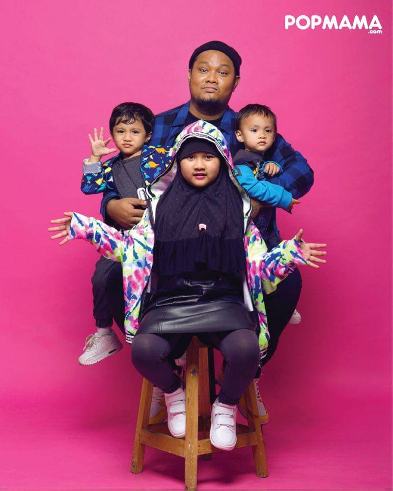 Millennial Papa of the Month edisi Juni 2022, photoshoot mengikuti protokol kesehatan - Popmama.com/Ely Ricardo