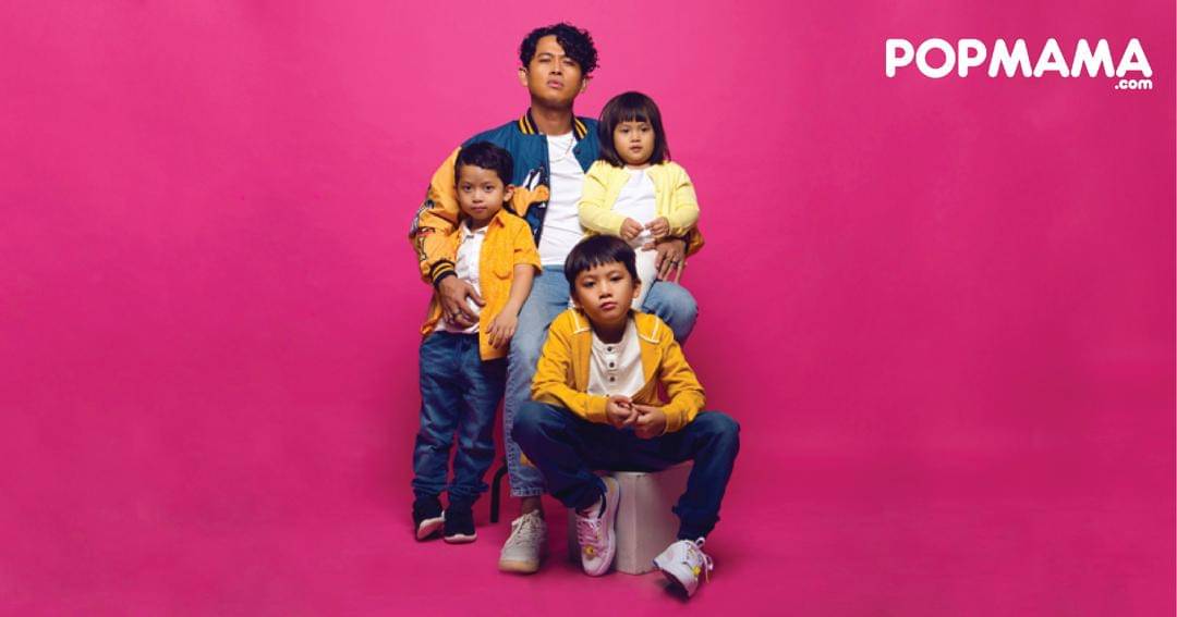 Millennial Papa of the Month edisi Juni 2022, photoshoot mengikuti protokol kesehatan - Popmama.com/Ely Ricardo