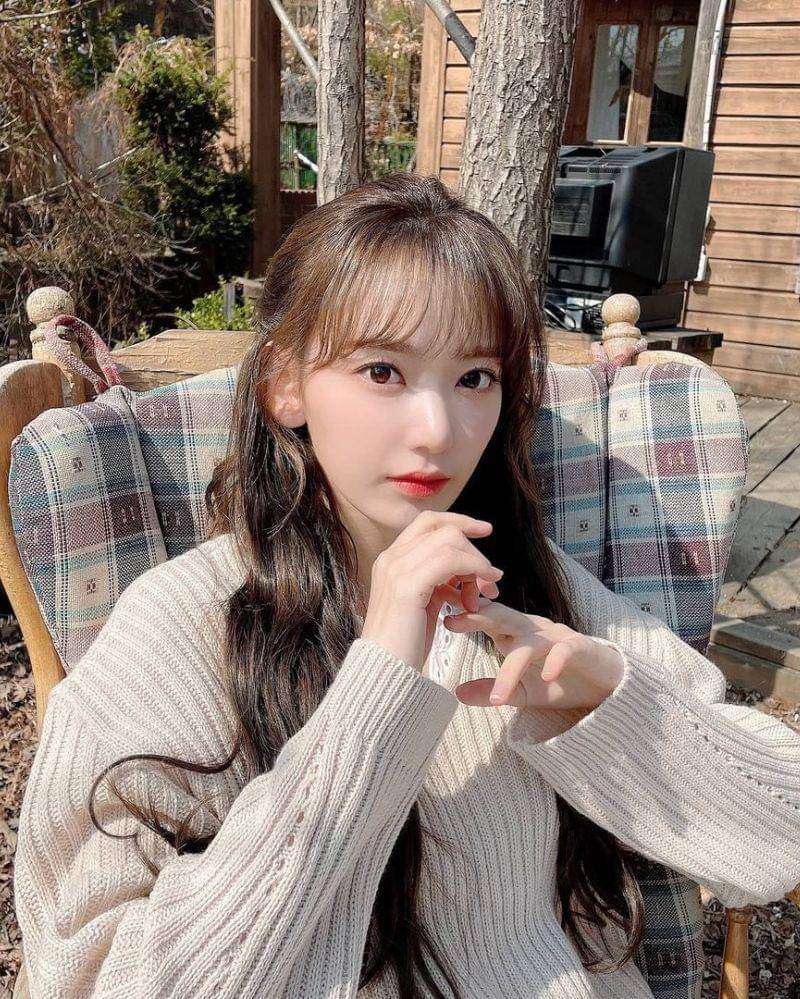 Instagram.com/official_izone