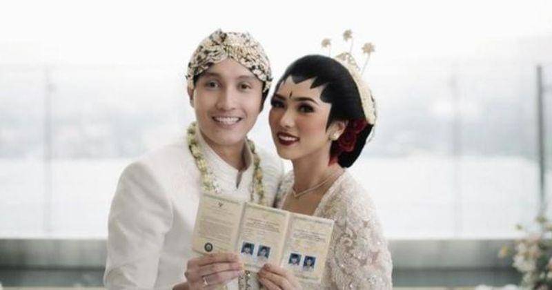 Instagram.com/thebridestory