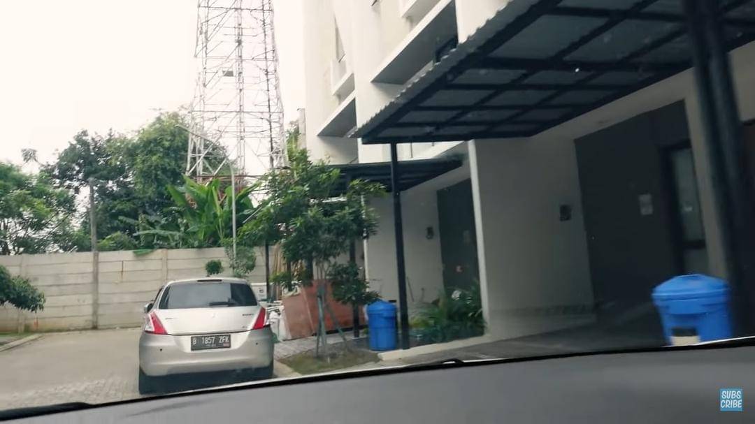 YouTube.com/Kesha Adhi