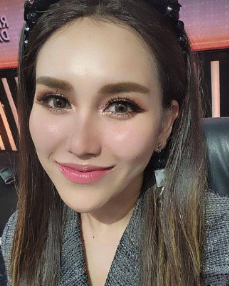 instagram.com/ayutingting92