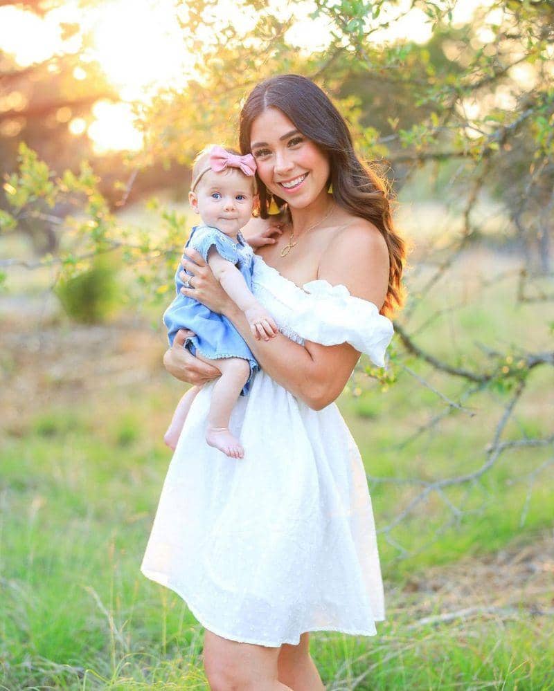 Instagram.com/@yovana