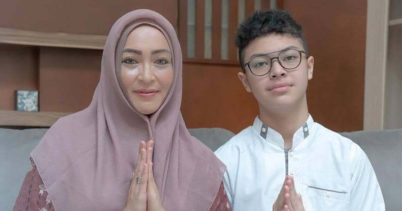 Instagram.com/angelinasondakh09