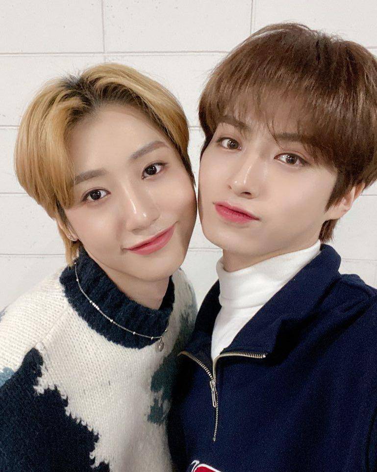 Twitter.com/official_ONEUS