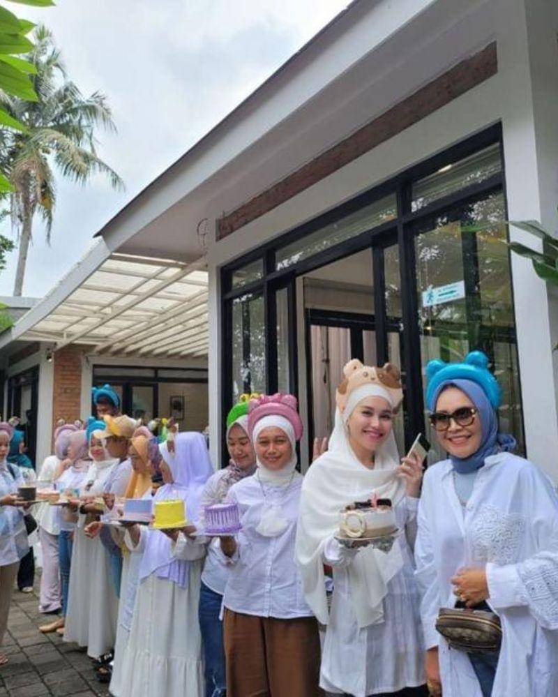 Instagram.com/@ayutingting92