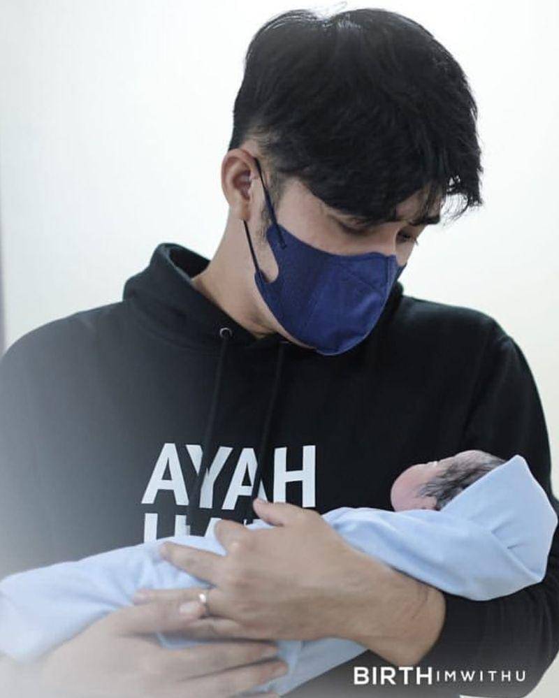 Instagram.com/@amandazevannya