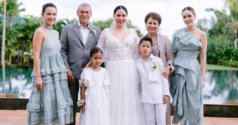 Instagram.com/charlottextie