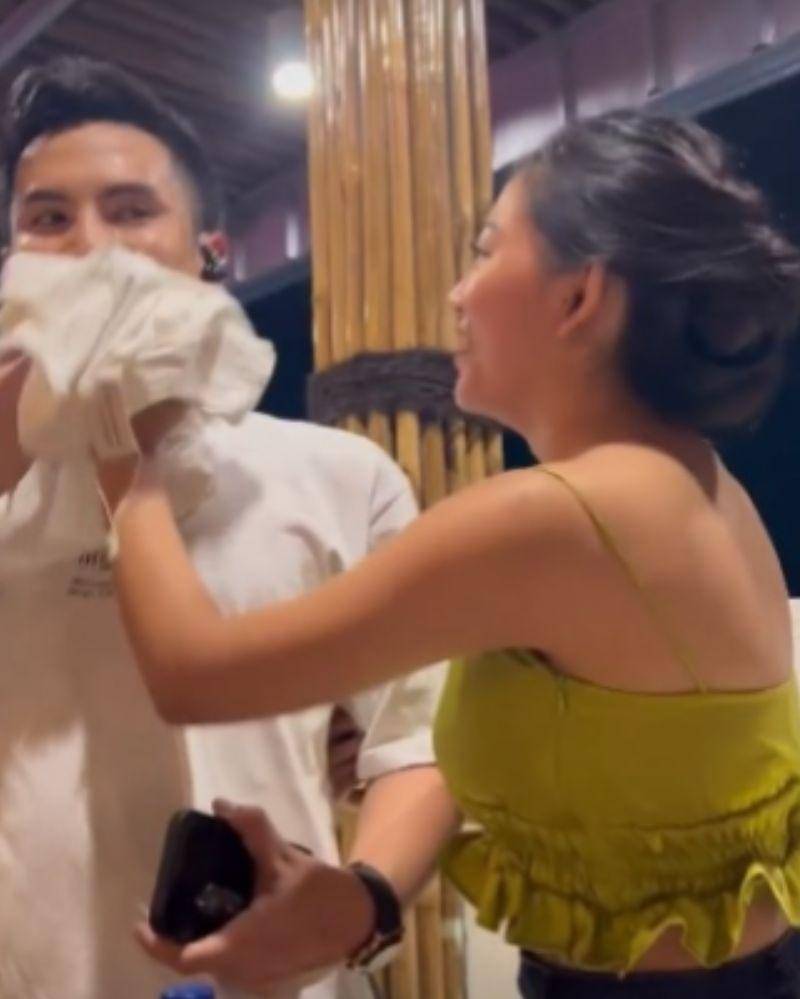 Instagram.com/awkarin