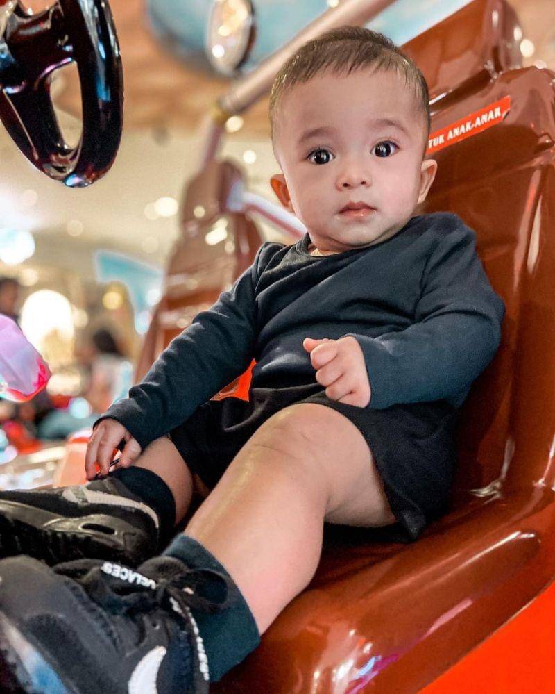 Instagram.com/@adzam_adriansyah