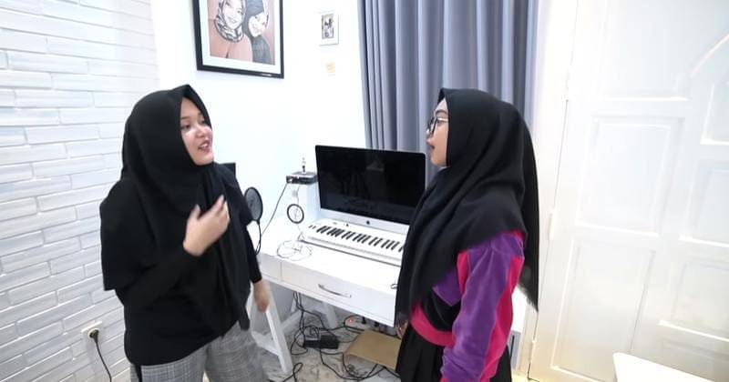 Youtube.com/Ricis Official