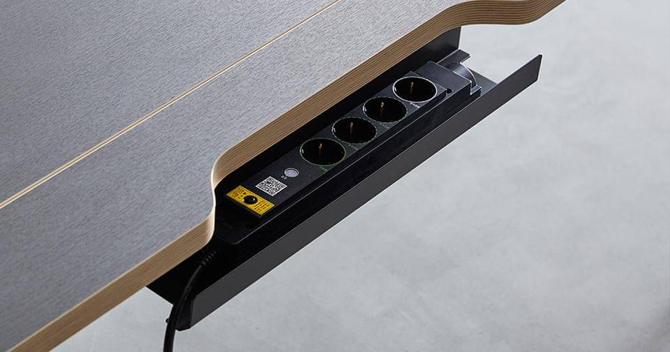 Instagram.com/desker_official