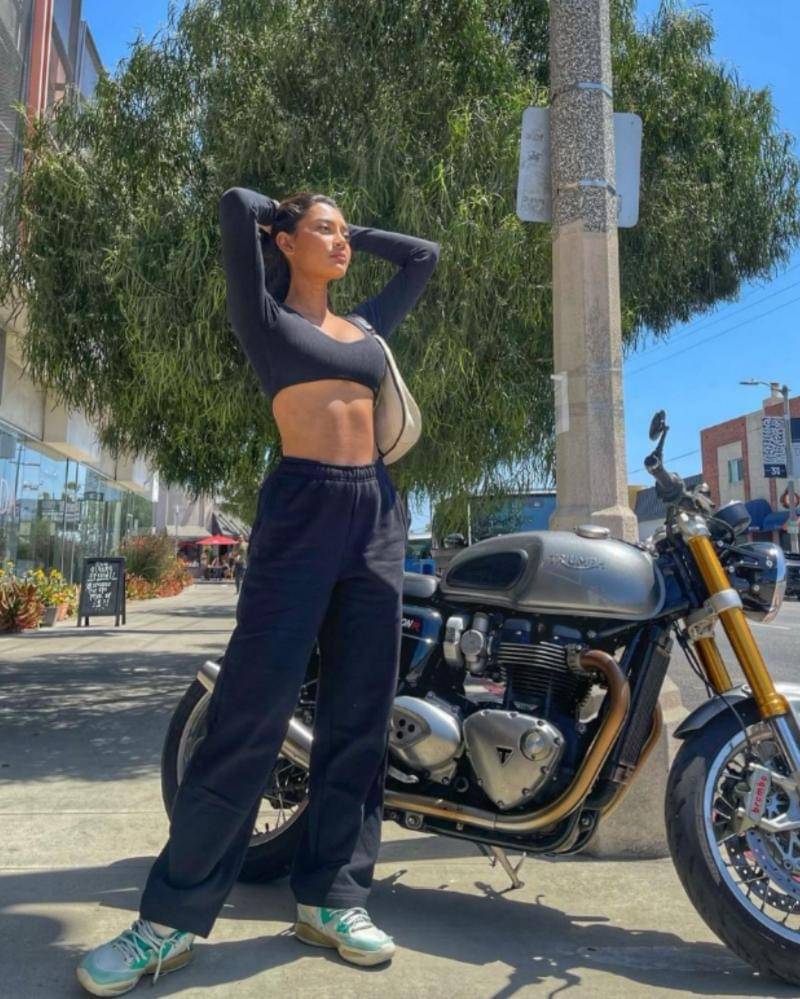 Instagram.com/eri.carl